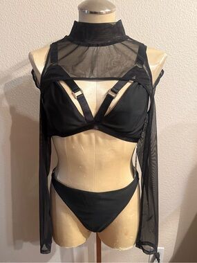DOLLS KILL POSTER GRL MAIN ATTRACTION 3-PIECE BIKINI SET IN BLACK SIZE XXL